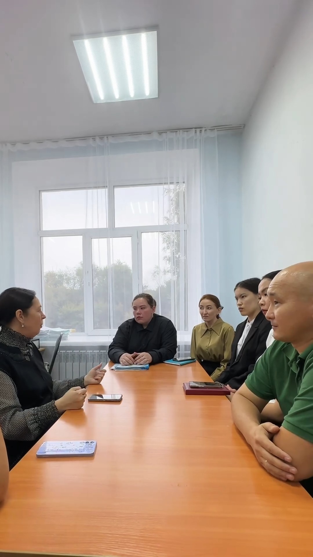 Жас мамардармен кездесу встреча с молодыми учителями