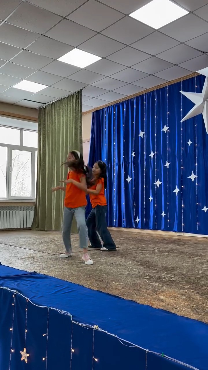 «Две звезды»